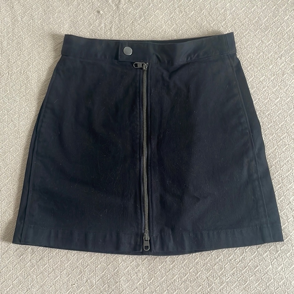 Uniqlo mini skirt, size 0